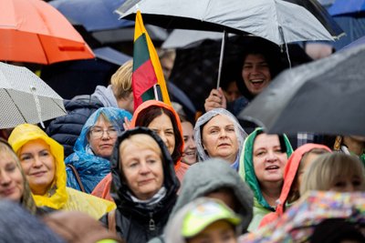 Striking teachers marched to Vincos Kudirka Square in Vilnius