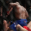 „Juodasis žvėris“ UFC ringe sudaužė Rusijos atletą: po kovos – į ligoninę (VIDEO)