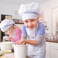 Šeimininkaujame kartu – septynios idėjos, kaip vaikus įtraukti į maisto gaminimą