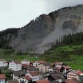 Šveicarijos kaimelio gyventojai ruošiasi evakuacijai: kalnai grasina uolų nuošliauža