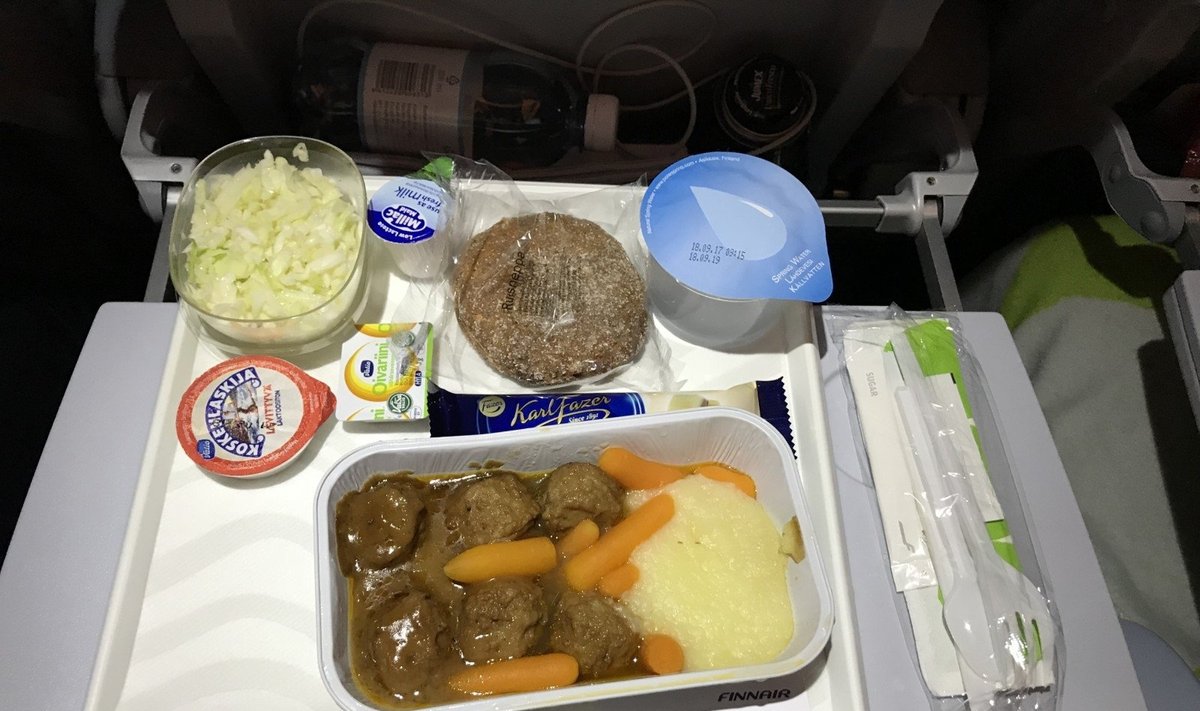 Maistas lėktuve