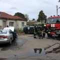 Avarija Kaune: nuo smūgio vienas automobilis apvirto, iššovė saugos pagalvės