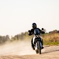 Pirmąjį Lietuvos „Metų motociklo“ konkursą papuošė ypatingas simbolis