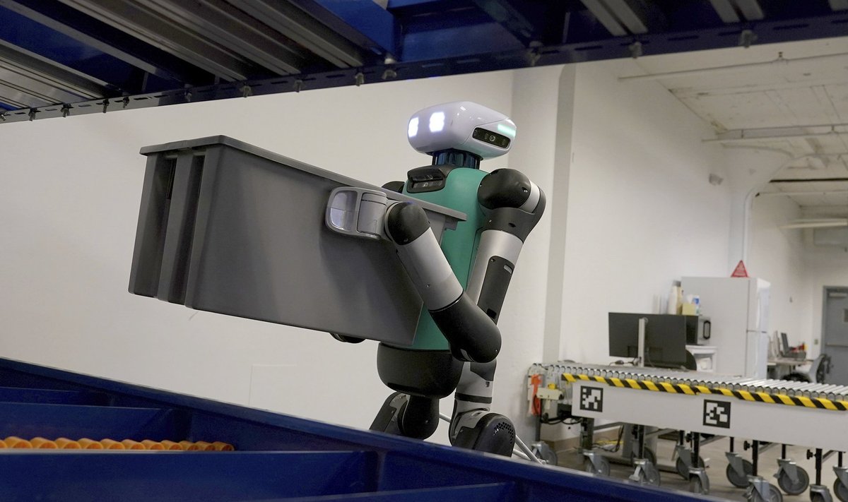„Agility Robotics“ sukurstas robotas sandėlio darbuotojas