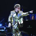 Sekmadienio vakarą Eltonas Johnas išgabentas į ligoninę