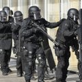 Prancūzija: islamistas pasidarė asmenukę su savo aukos galva