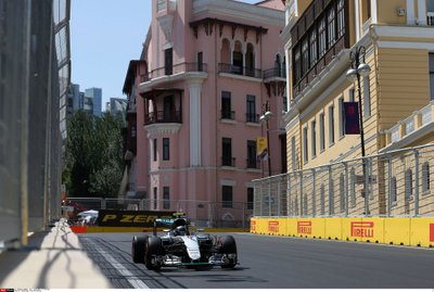 Nico Rosbergas Baku gatvėje
