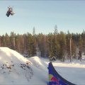 Švedas D. Bodinas pirmas atliko dvigubą apsivertimą ore sniegomobiliu