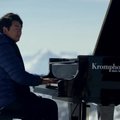 Pianistas Šveicarijoje surengė pasirodymą aukščiausiai įsikūrusioje traukinių stotyje