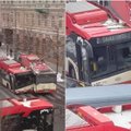 Авария в центре Вильнюса — столкнулись два троллейбуса, водители поспорили, кто виноват