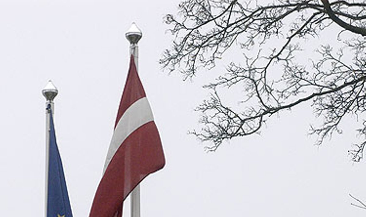 Latvijos Respublikos ir Europos sąjungos vėliavos