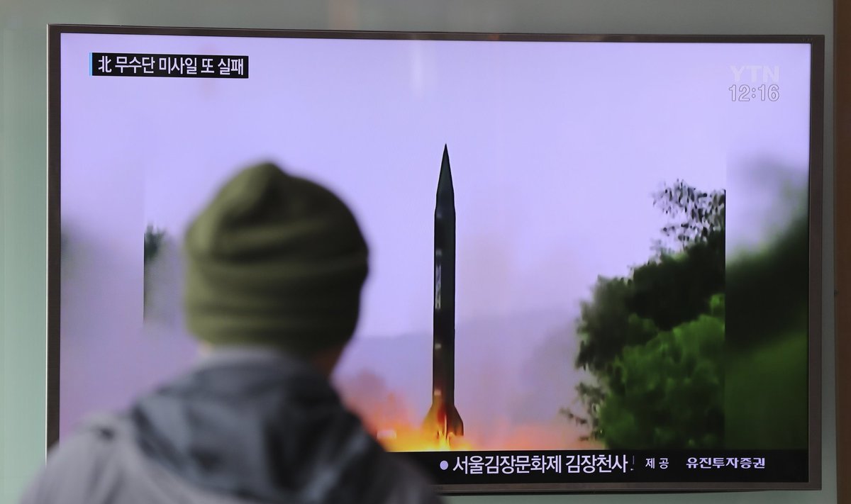 Šiaurės Korėja atliko dar vieną nesėkmingą balistinės raketos bandymą