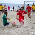 Čempionus įveikusi „Audra“ iškovojo paplūdimio futbolo taurę
