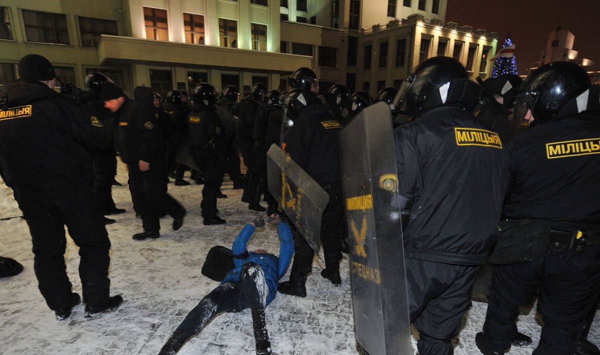 Susidorojimas su protestuotojais Minske, Baltarusijoje