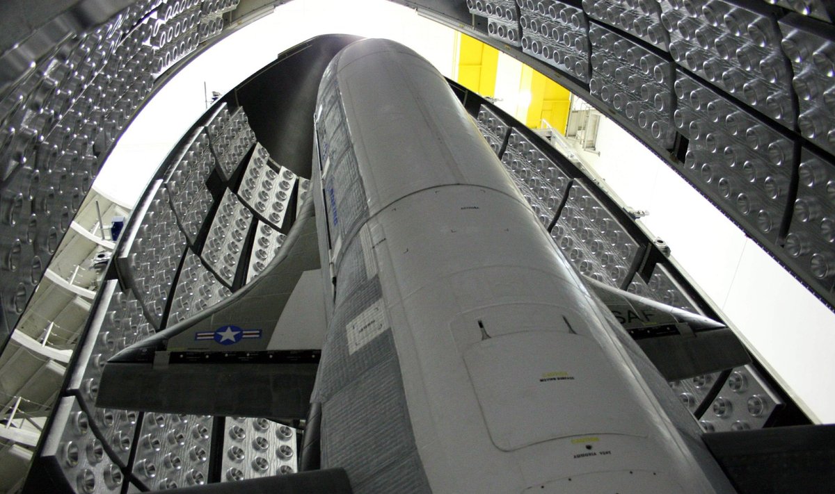 "X-37B" bepilotis daugkartinio naudojimo kosminis laivas