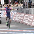 „Giro d'Italia“ daugiadienių dviratininkų lenktynių pirmą kalnų etapą laimėjo slovėnas