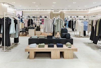 Kauno „Akropolyje“ atidaryta „Calvin Klein“ mados namų parduotuvė