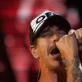Lietuviškų šaknų turintis „Red Hot Chili Peppers“ vokalistas A. Kiedis išgabentas į ligoninę