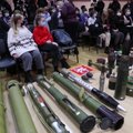 Ukrainai nerimaujant dėl karo grėsmės, šalies mokyklose mokiniai mokomi atpažinti sprogmenis