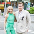 Marius ir Ugnė Sipariai Malmėje „Euroviziją“ stebėjo stilingai: prasitarė, kiek valandų užtruko žmonos pasiruošimas