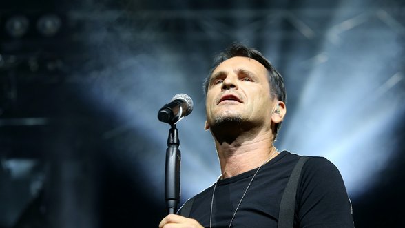 Marijonas Mikutavičius griausmingai uždarė festivalį „Untold City“: publika dainas darniai traukė drauge