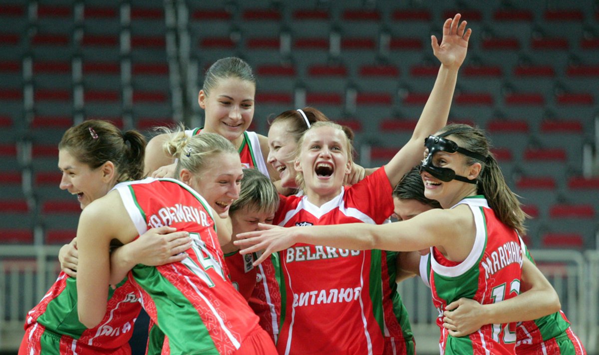 Baltarusijos rinktinės krepšininkės triumfuoja