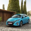 Iš tinklo įkraunamas „Toyota Prius Plug-in Hybrid“ sužibėjo bandymuose Vokietijoje