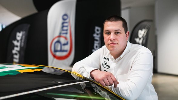 Benediktas Čirba Europos „drifto“ čempionate pergalių sieks nauju automobiliu