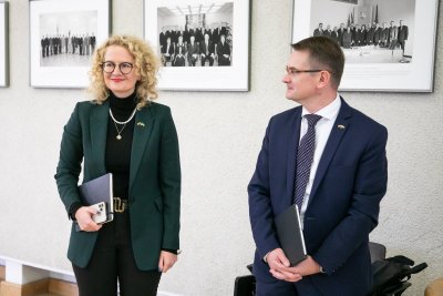 Aušrinė Armonaitė, Arūnas Dulkys