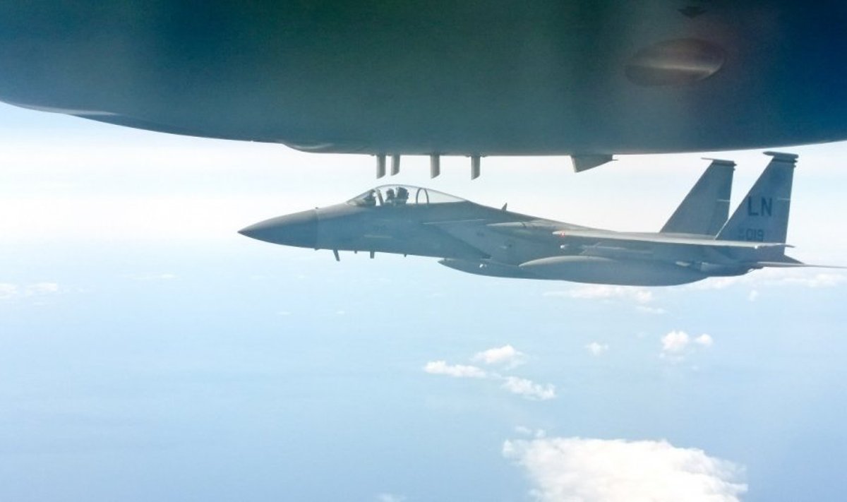 Amerikiečių naikintuvai F-15C Eagle