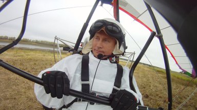 Путин полетал с журавлями