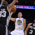 NBA: be trijų lyderių žaidę „Spurs“ netikėtai patiesė „Warriors“ ekipą