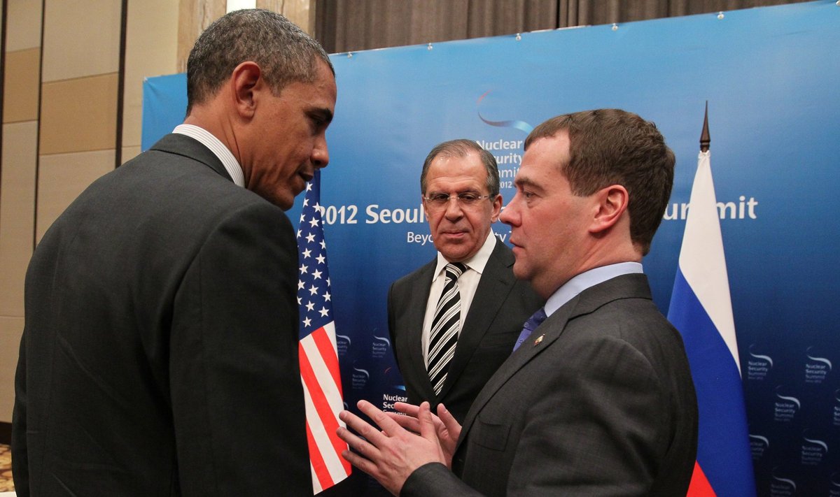Barackas Obama, Sergejus Lavrovas ir Dmitrijus Medvedevas