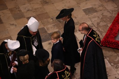 Kate elgesys per karališkąsias laidotuves rodo, kad ji – puiki motina.