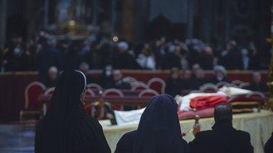 Book of condolences for Pope Benedict opens at nunciature in Vilnius