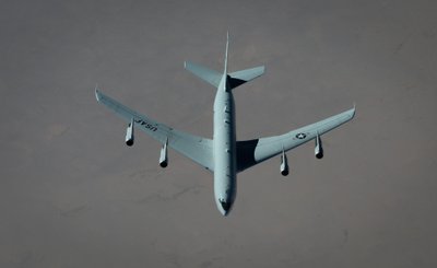 NATO žvalgybinis lėktuvas Boeing E-8C Joint STAR lėktuvas ratus suko Lietuvoje ir Lenkijoje palei Baltarusijos sieną. US AF nuotr.