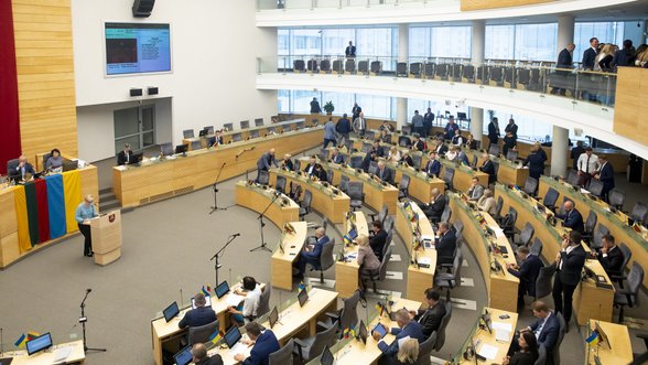 Seimas returns 2023 budget bill to govt
