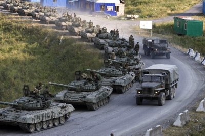 Rusijos tankų kolona juda iš Rokio tunelio į Gruziją