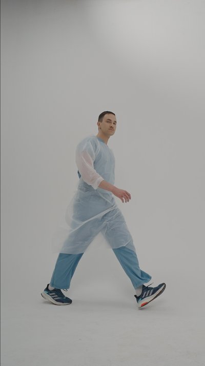 Nuotraukos iš vaizdo įrašo filmavimo apie medikų aprangą