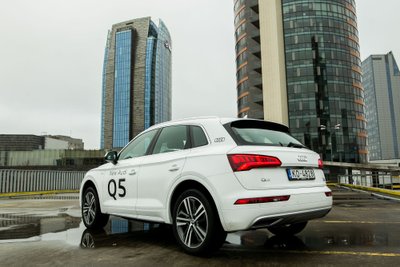 Antrosios kartos "Audi Q5" pirmtaką pranoksta dydžiu, bet ne svoriu