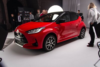 Naujos kartos "Toyota Yaris" sieks tapti didmiesčio gyventojų numylėtiniu. Aivaro Grigelevičiaus nuotr.