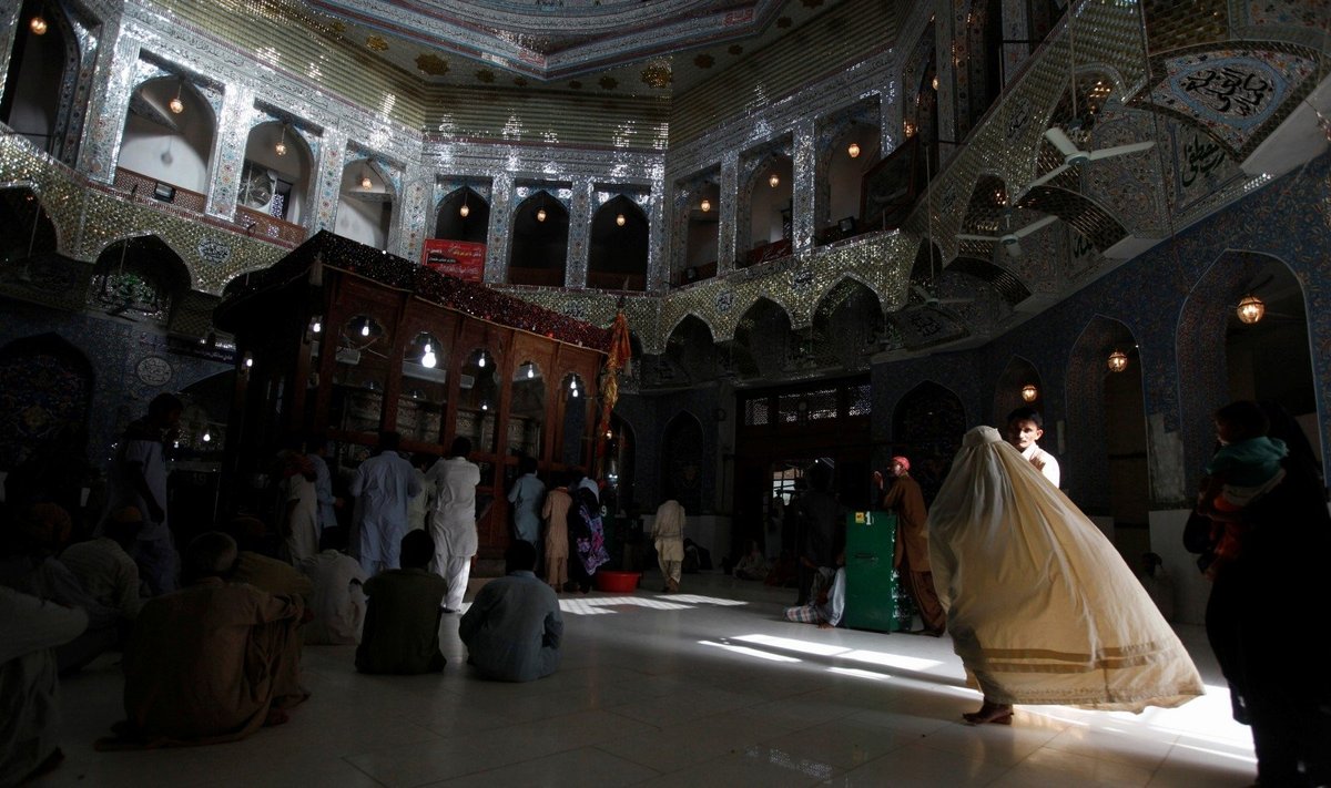 Sufijų garbinamo šventojo kapo vieta, Pakistanas