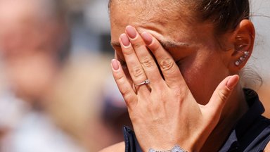 Baltarusei rankos nepaspaudusi Ukrainos tenisininkė – nušvilpta Paryžiuje