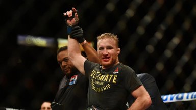 UFC grįžo: Gaethje įspūdingoje kovoje įveikė Fergusoną, Cejudo paskelbė karjeros pabaigą