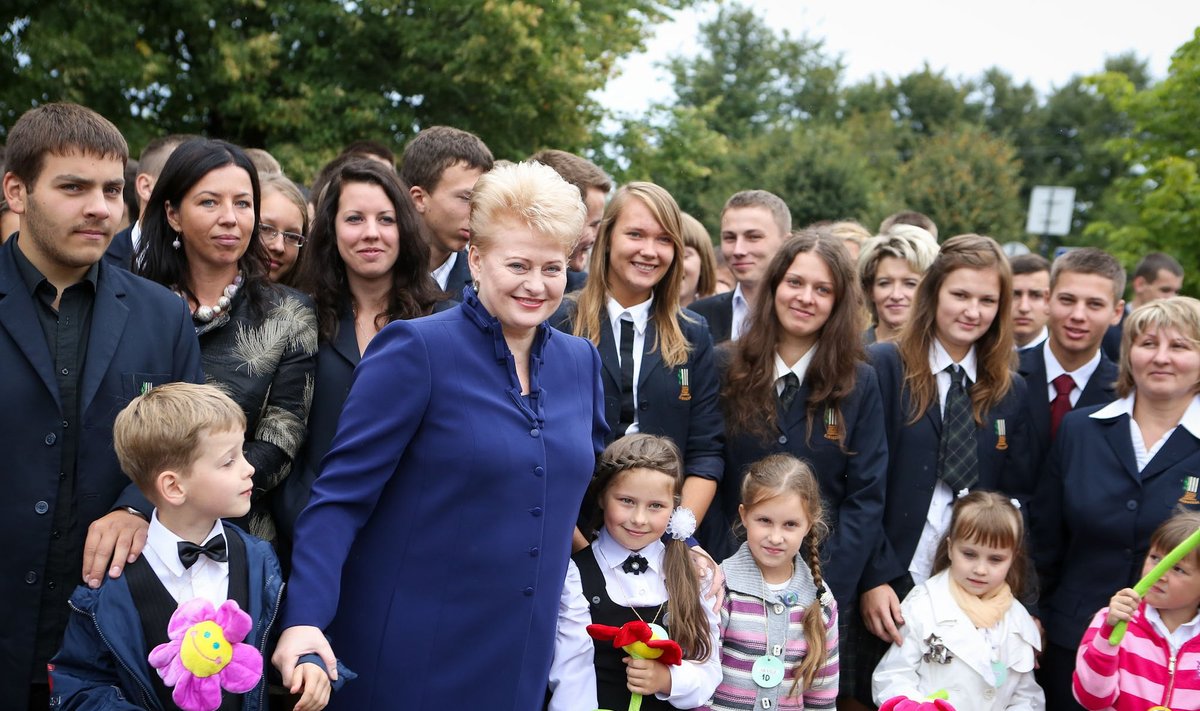 Dalia Grybauskaitė su moksleiviais
