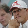 M. Schumacherio sveikata rūpinasi 15 specialistų