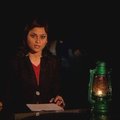 Televizijos pranešėja Nepale žinias skaitė žibinto šviesoje