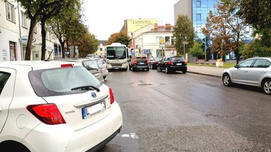 Panevėžyje sumažėjo automobilių stovėjimo vietų prie autobusų stoties