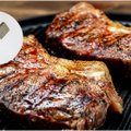 Mėsos technologas paaiškina, ar ant grilio kepamą mėsą reikia pamušti plaktuku, – pasakė, kurioms mėsos dalims tai aktualiausia
