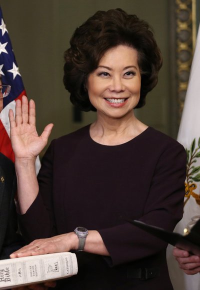 JAV transporto sekretorė Elaine Chao